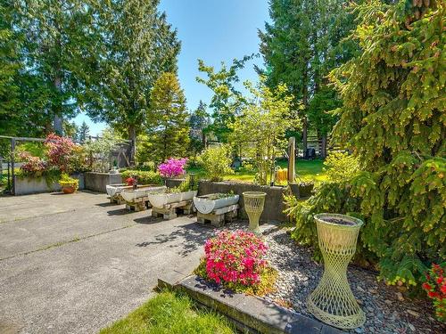 112 Crescent Rd West, Qualicum Beach, BC - Outdoor