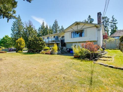 112 Crescent Rd West, Qualicum Beach, BC - Outdoor