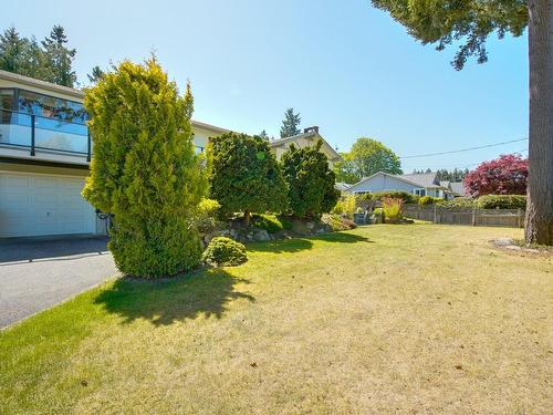 112 Crescent Rd West, Qualicum Beach, BC - Outdoor