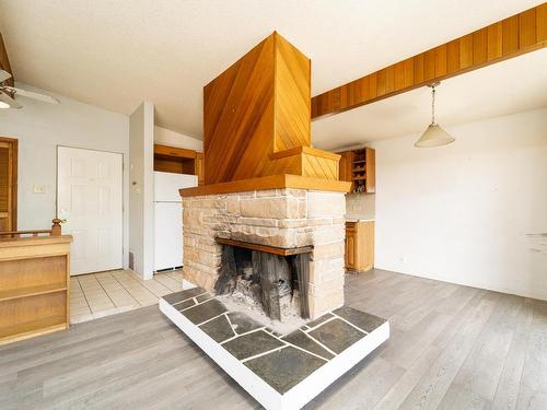 325 Schubert Drive, Kamloops, BC - Indoor Photo Showing Living Room With Fireplace