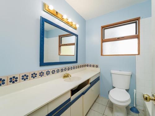 325 Schubert Drive, Kamloops, BC - Indoor Photo Showing Bathroom