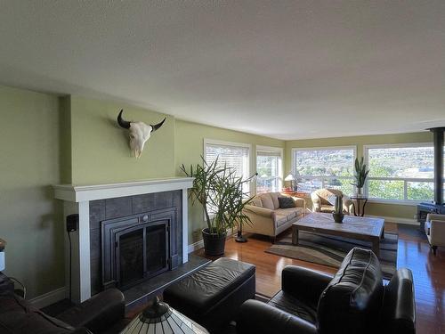 1491 Pine Cres, Kamloops, BC - Indoor Photo Showing Living Room With Fireplace