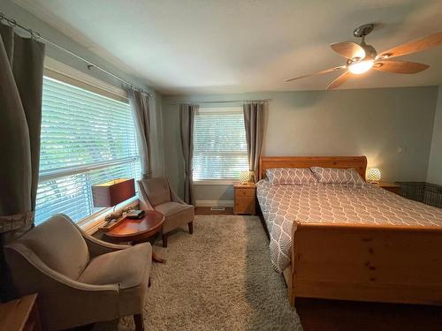 1491 Pine Cres, Kamloops, BC - Indoor Photo Showing Bedroom