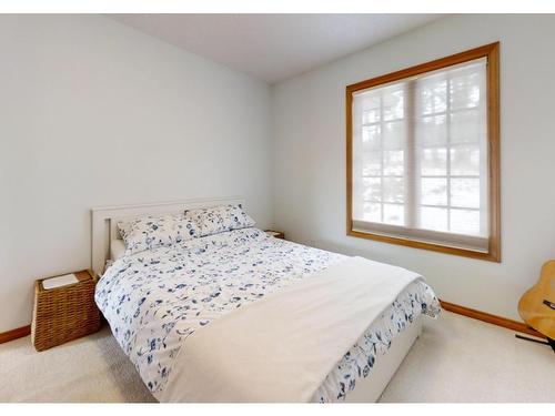 5812 Beech Road, Merritt, BC - Indoor Photo Showing Bedroom