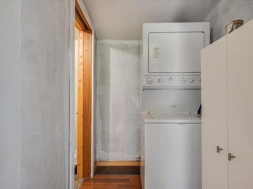 309 Roland Rd, Ladysmith, BC - Indoor Photo Showing Laundry Room
