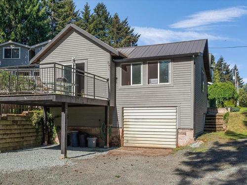 309 Roland Rd, Ladysmith, BC - Outdoor With Exterior