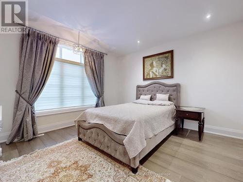 17 Petrolia Court, Richmond Hill, ON - Indoor Photo Showing Bedroom