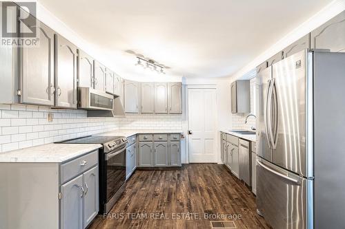 3 Murray Drive, Wasaga Beach, ON - Indoor Photo Showing Kitchen With Upgraded Kitchen
