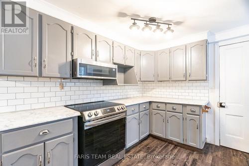 3 Murray Drive, Wasaga Beach, ON - Indoor Photo Showing Kitchen