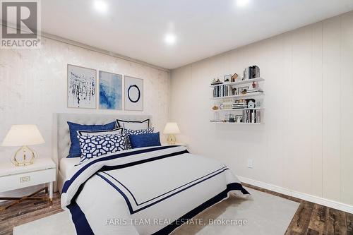 3 Murray Drive, Wasaga Beach, ON - Indoor Photo Showing Bedroom