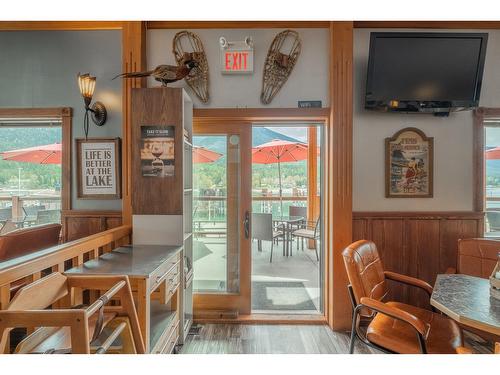 7924 Balfour Wharf Road, Nelson, BC - Indoor Photo Showing Dining Room