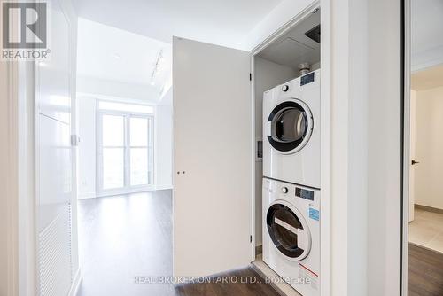 3212 - 319 Jarvis Street, Toronto, ON - Indoor Photo Showing Laundry Room