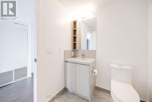 3212 - 319 Jarvis Street, Toronto, ON - Indoor Photo Showing Bathroom