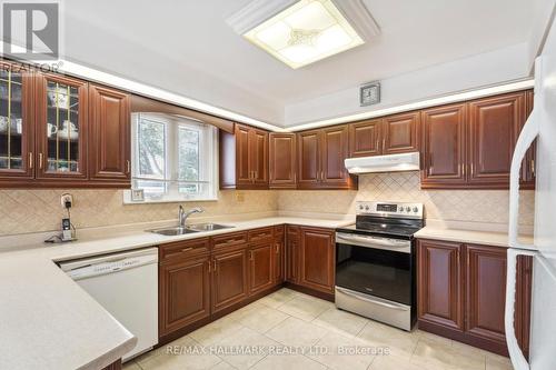 94 Pemberton Avenue, Toronto (Newtonbrook East), ON - Indoor Photo Showing Kitchen With Double Sink