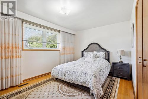 94 Pemberton Avenue, Toronto (Newtonbrook East), ON - Indoor Photo Showing Bedroom