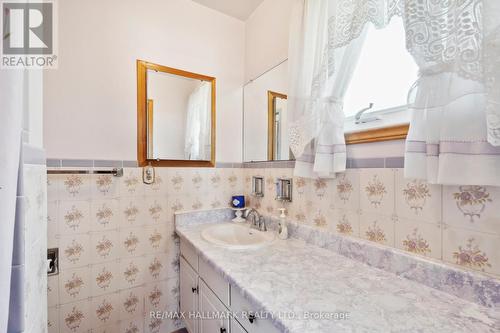 94 Pemberton Avenue, Toronto (Newtonbrook East), ON - Indoor Photo Showing Bathroom