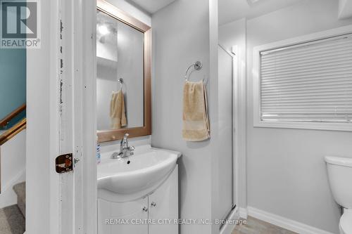 86 Honeysuckle Crescent, London, ON - Indoor Photo Showing Bathroom