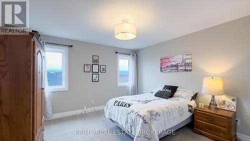 303 Hazelton Lane, South Huron (Exeter), ON - Indoor Photo Showing Bedroom