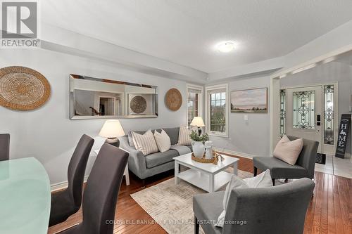 123 Southfield Avenue, Clarington, ON - Indoor Photo Showing Living Room