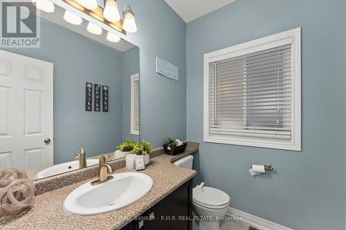 123 Southfield Avenue, Clarington, ON - Indoor Photo Showing Bathroom