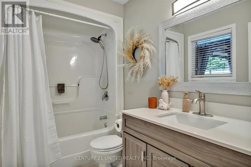 117 O'Reilly Lane, Kawartha Lakes, ON - Indoor Photo Showing Bathroom