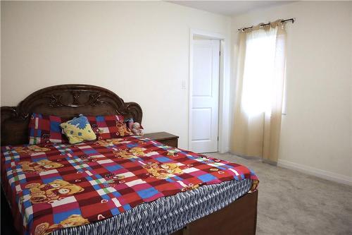 4256 Shuttleworth Drive, Niagara Falls, ON - Indoor Photo Showing Bedroom