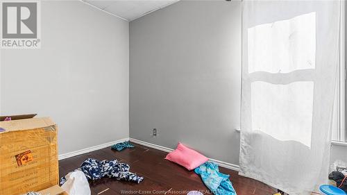 516 Dougall Avenue, Windsor, ON - Indoor Photo Showing Bedroom