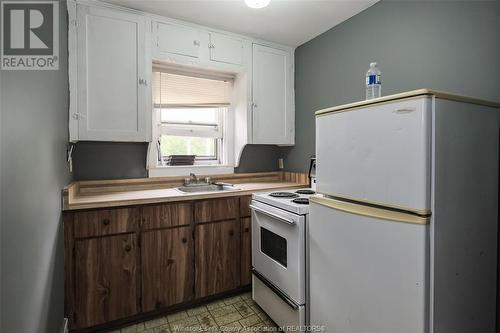 1285 Dufferin Place, Windsor, ON - Indoor Photo Showing Kitchen