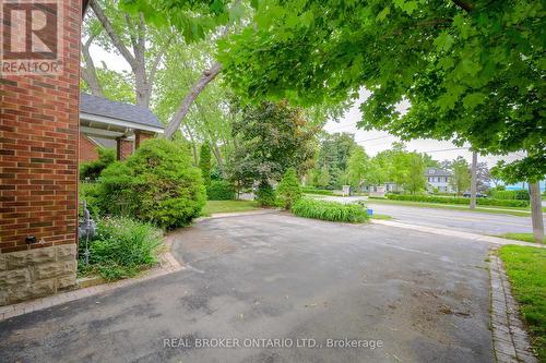 2317 Lakeshore Road, Burlington (Brant), ON - Outdoor