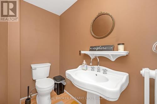 2317 Lakeshore Road, Burlington (Brant), ON - Indoor Photo Showing Bathroom