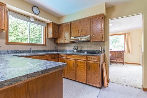 640 Governors Road, Dundas, ON - Indoor Photo Showing Kitchen With Double Sink