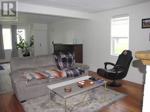 626 Sunset Drive, Williams Lake, BC - Indoor Photo Showing Living Room