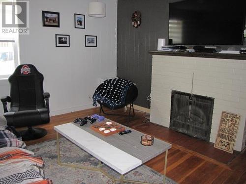 626 Sunset Drive, Williams Lake, BC - Indoor Photo Showing Living Room