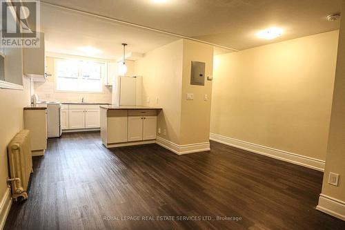 #1 - 61 Third Street, Toronto, ON - Indoor Photo Showing Kitchen