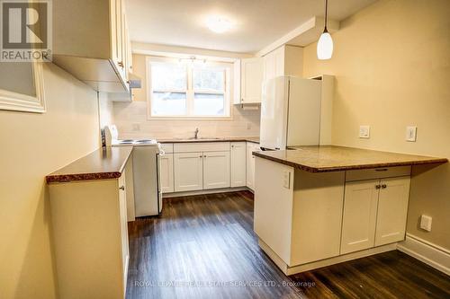 #1 - 61 Third Street, Toronto, ON - Indoor Photo Showing Kitchen