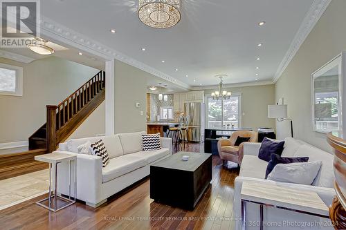 340 Jones Avenue, Toronto (Blake-Jones), ON - Indoor Photo Showing Living Room