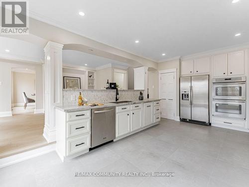 95 Hill Crescent, Toronto (Scarborough Village), ON - Indoor Photo Showing Kitchen With Upgraded Kitchen