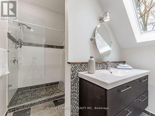 95 Hill Crescent, Toronto (Scarborough Village), ON - Indoor Photo Showing Bathroom