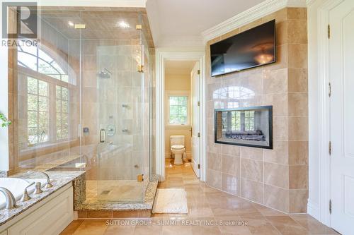6634 Carriage Trail, Burlington, ON - Indoor Photo Showing Bathroom