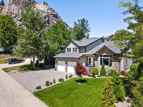 1371 37Th Street, Castlegar, BC - Outdoor With Facade