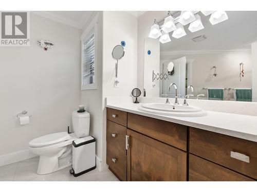 1371 37Th Street, Castlegar, BC - Indoor Photo Showing Bathroom