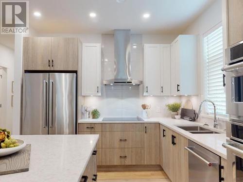 4066 Saturna Ave, Powell River, BC - Indoor Photo Showing Kitchen With Double Sink With Upgraded Kitchen