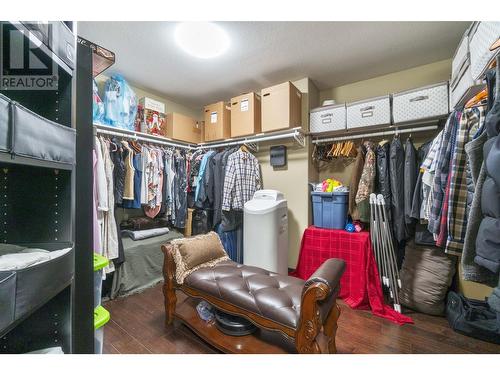 5121 Ivy Road, Eagle Bay, BC - Indoor With Storage