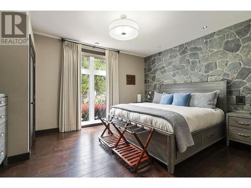 5121 Ivy Road, Eagle Bay, BC - Indoor Photo Showing Bedroom