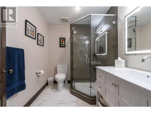 5121 Ivy Road, Eagle Bay, BC - Indoor Photo Showing Bathroom