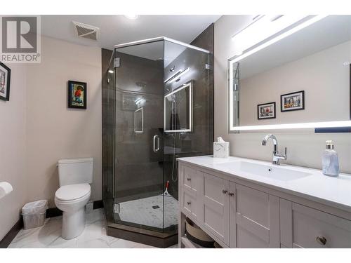 5121 Ivy Road, Eagle Bay, BC - Indoor Photo Showing Bathroom