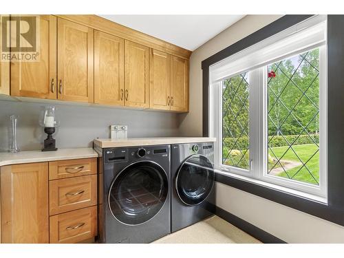 5121 Ivy Road, Eagle Bay, BC - Indoor Photo Showing Laundry Room