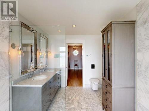 3569 Marine Ave, Powell River, BC - Indoor Photo Showing Bathroom