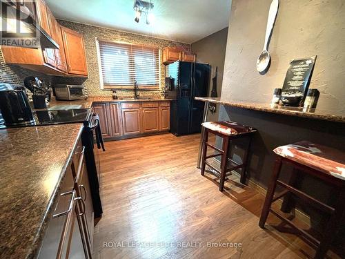 77 Carberry Crescent, Brampton, ON - Indoor Photo Showing Kitchen