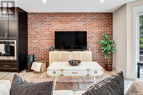 1003 Osler Street, Saskatoon, SK - Indoor Photo Showing Living Room